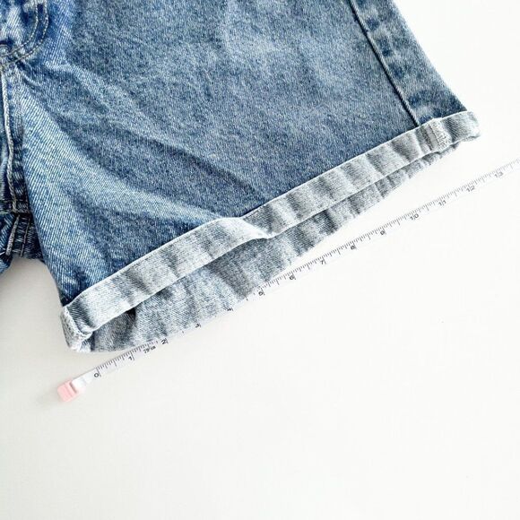 LOST IN LUNAR // The George Shorts // crafted from a 100% cotton denim // Size 8 - Picture 3 of 16